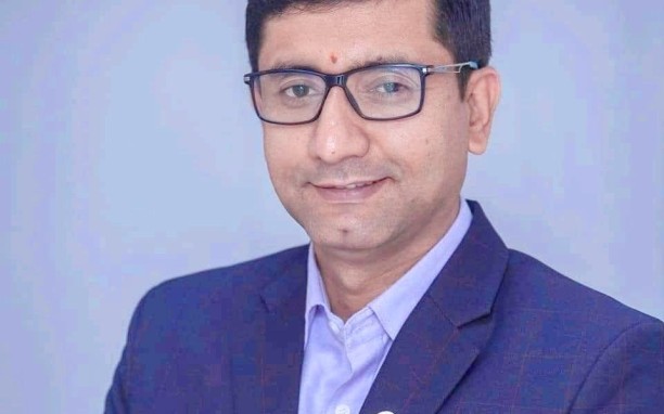 "विमानस्थलबाट दिनहुँ विदेशिनेको भिड देख्दा आँखा रसाउँछ"
